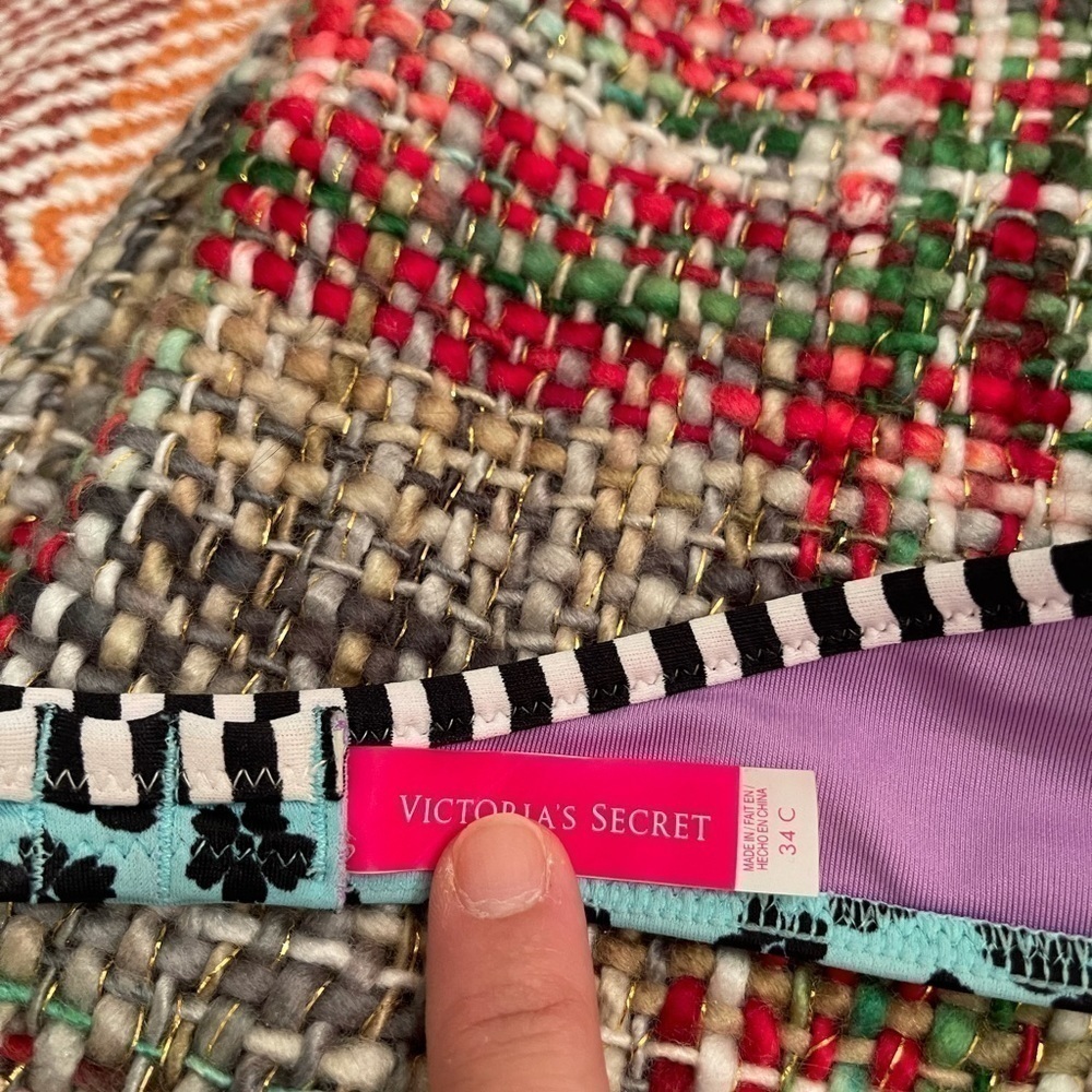 Practically new Victoria’s Secret push up bikini top​​​​​​​​​​​​​ - Picture 4 of 4